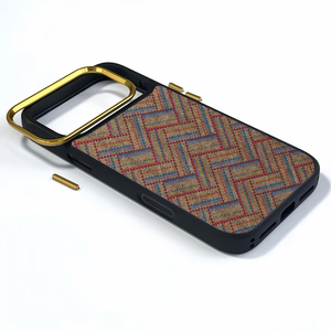 โรงงาน OEM/ODM รับผลิตเคสโทรศัพท์แบบแม่เหล็กสีพื้นลายทอจากไม้ก๊อก  ใช้งานร่วมกับ Apple Series ได้ - Product Image 2