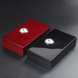 กล่องไม้ใส่ซิการ์ทำจากไม้ซีดาร์สุดหรูพร้อมเคลือบแล็กเกอร์กันความชื้นสำหรับซิการ์ - Product Image 6