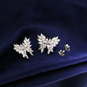 ต่างหูมาร์ควิสทรงผีเสื้อประดับมอยส์ซาไนต์ ดีไซน์คลาสสิก หรูหราเบาๆ ชุบทองคำขาว จากเทียนหยู เจ็มส์ - Product Image 6