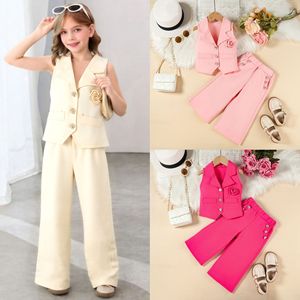 Traje de dos piezas para niña con chaleco de solapa, top sin cuello con diseño floral y pantalón de pierna ancha - Product Image 2