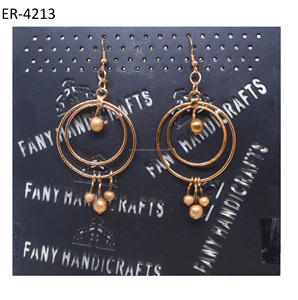 ต่างหูฝรั่งเศส2025ต่างหูชุดคริสต์มาสกำมะหยี่ทรงกลมต่างหูเจ้าหญิงชุดชนเผ่าสีขาวต่างหูทองเหลืองเครื่องประดับลูกปัด - Product Image 4