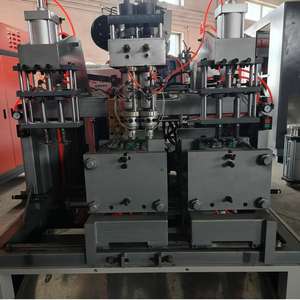 آلة قولبة بالنفخ بالبثق BST D 80، آلة قولبة بالنفخ شبه أوتوماتيكية بتجويفين لصنع زجاجات الزيت - Product Image 3