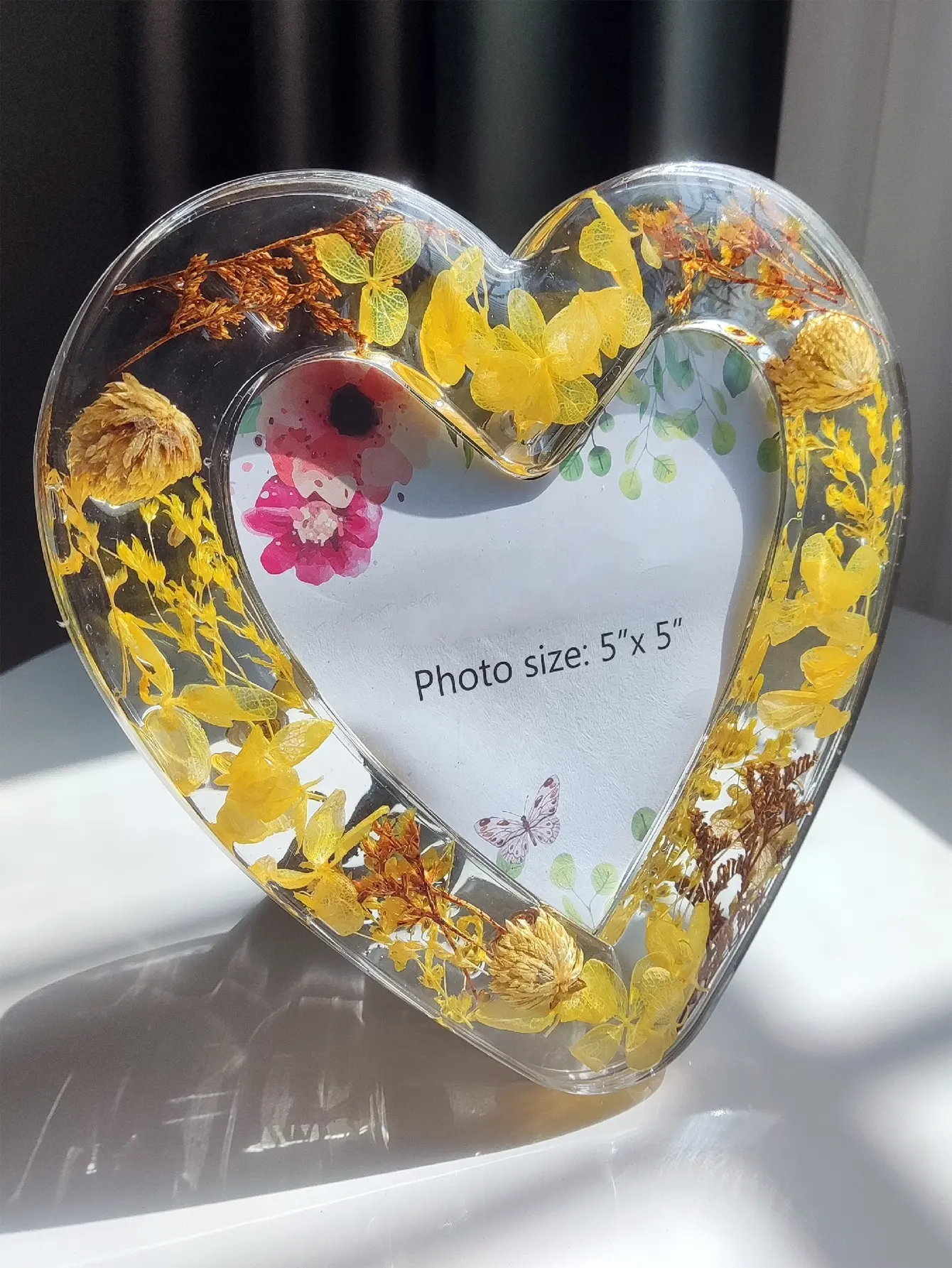 ऐक्रेलिक फोटो फ्रेम 5*5 इंच दिल के आकार का फोटो फ्रेम सूखे फूल क्रिस्टल आधुनिक शैली के साथ उच्च गुणवत्ता
