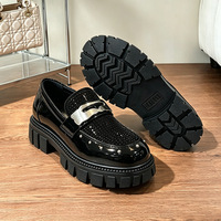 Chaussures unisexes noires pour soirée, scène, école, nouvelles chaussures à semelle épaisse, mocassins à enfiler, chaussures de campus