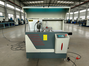 Machine de <span class=keywords><strong>découpe</strong></span> d'angle pour portes et fenêtres en aluminium CNC - Product Image 1