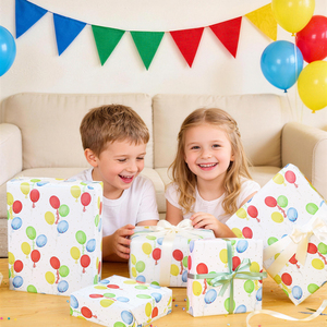 Papel de regalo con temática de globos para fiestas infantiles, estampado de globos en rojo, azul, amarillo y verde vibrantes, rollo de papel para envolver regalos de cumpleaños para niños y niñas - Product Image 2