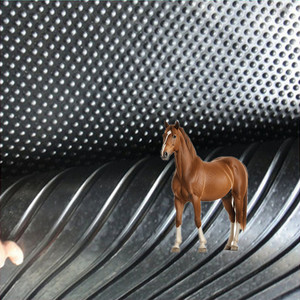 Heavy Duty Rubber Stall Mats para celeiros do cavalo | Anti-Slip SBR piso estável - Product Image 2