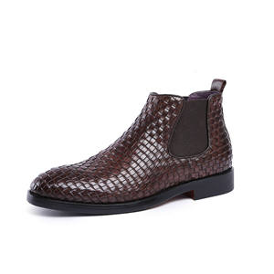 Bottes Martin en cuir de vachette à semelle épaisse, fermeture éclair latérale en cuir véritable, motifs sculptés à la main de style anglais - Product Image 3