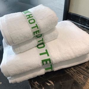 Serviettes 100% coton blanches pour hôtel, personnalisables, pour les mains, le visage et le corps - Product Image 3