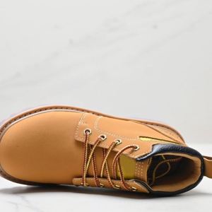 מגפי מרטין לגברים, יוקרתיים, במבצע חם, וינטג', עור חתול מקורי, עמידים למים, עיצוב רקום, שרוכים, כותנה, לסתיו - Product Image 3