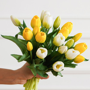 Ramo de Tulipanes Artificiales de PVC Suave con Textura Hidratante, Decoración para Bodas y Hogar, Accesorios de Fotografía - Product Image 2