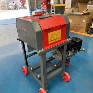 Máquina para romper maíz Trituradora de maíz para procesamiento de alimentos Galleta de maíz eficiente para uso en granjas avícolas y ganaderas - Product Image 4