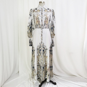 Robe longue musulmane décontractée pour femme, modèle noir, style Abaya, imprimée, à manches longues, en brocart, pour les occasions spéciales et les hijabs. - Product Image 4