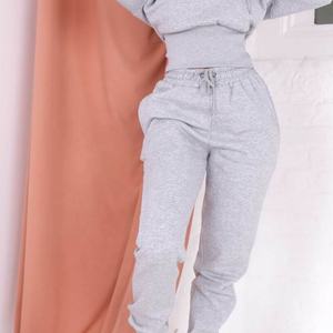 Ensemble de survêtement décontracté pour femme, 2 pièces, avec sweat à capuche court et pantalon de jogging, avec poches - Product Image 2