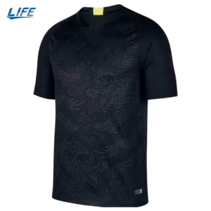 Maillot de football été 2026 édition fan respirant séchage rapide avec numéro et badge personnalisés pour le jour du match, idéal pour l'ambiance stadien professionnelle - Product Image 1