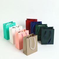 Sacs en papier de luxe faits à la main avec poignée pour emballage de bijoux, personnalisables avec logo, pour colliers et bagues