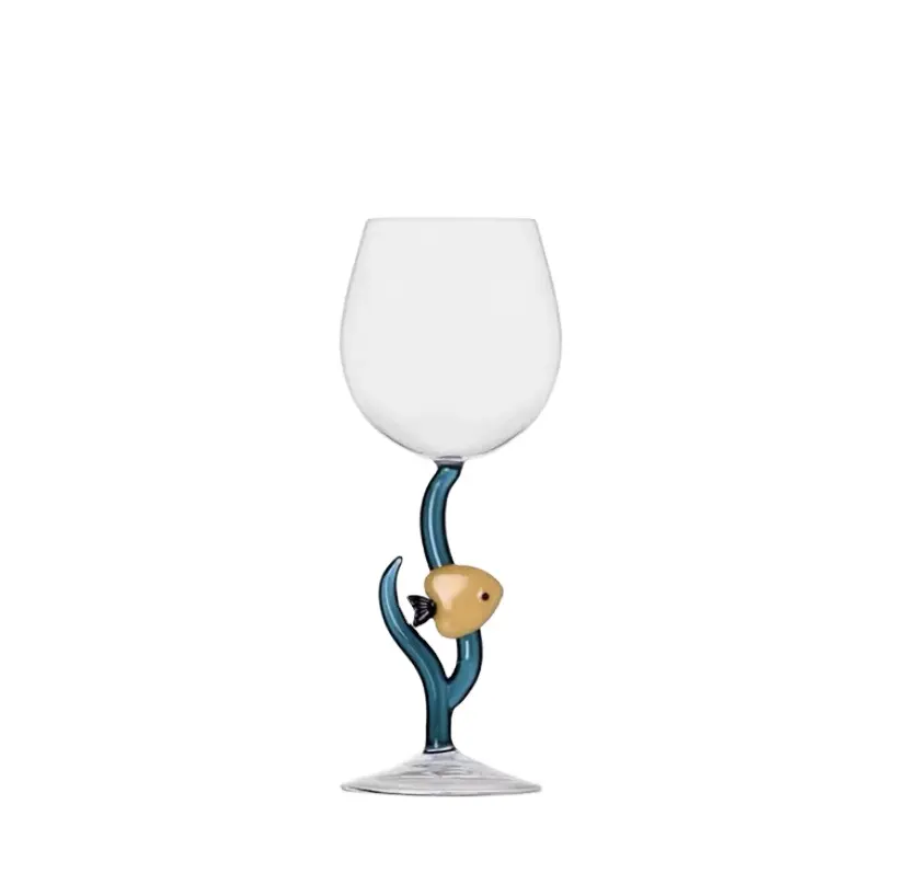 Großhandel individueller Glas-Wasserbecher Rotweinbecher dekorativer europäischer Glasweinbecher mit einzigartigem Stiel