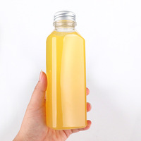 Bouteilles en plastique PET transparentes carrées jetables à prix abordable, personnalisables, de 300 ml, 350 ml, 500 ml avec bouchons pour thé et soda