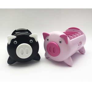 Organizador de escritorio con forma de cerdo con compartimentos para control remoto y soporte para teléfono - Product Image 2