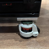 Réglable Sim Racing 4080 Hot Custom Design Car Driving Racing Simulator avec plateau de système de mouvement Simracing et support de moniteur
