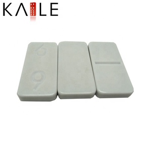 थोक डबल 6 मास्क ब्लॉक खेल चीन में सफेद शुद्ध melamine dominoes सेट कस्टम लोगो फैक्टरी के लिए टेबल का खेल