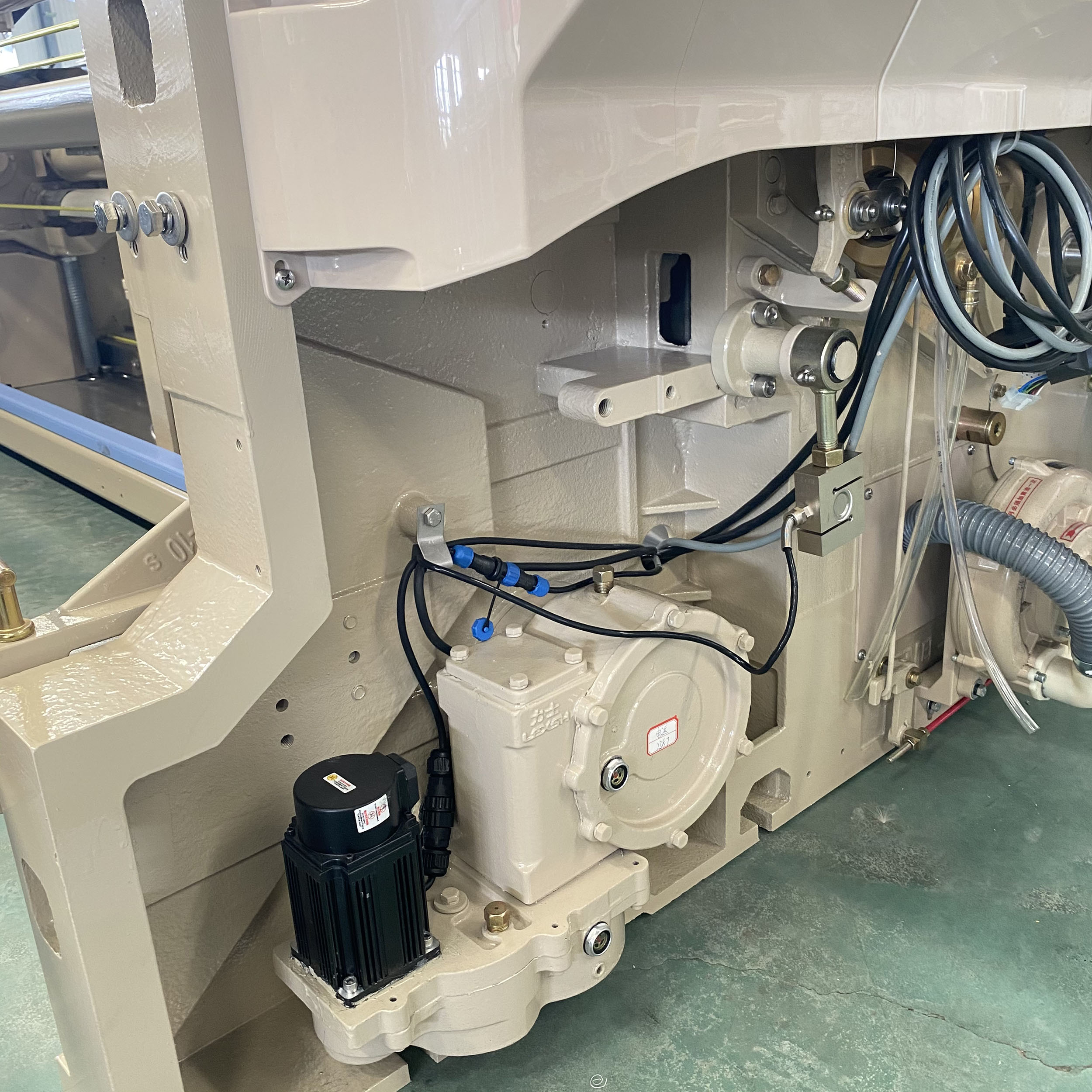 High Speed Cam Water Jet Loom With Dobby Shedding Double Nozzles For Pakistan Market