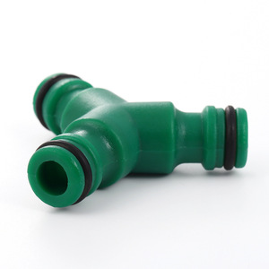 Conector en Y de plástico de 3 vías con conexión de púas para adaptador de manguera de riego de jardín - Product Image 2