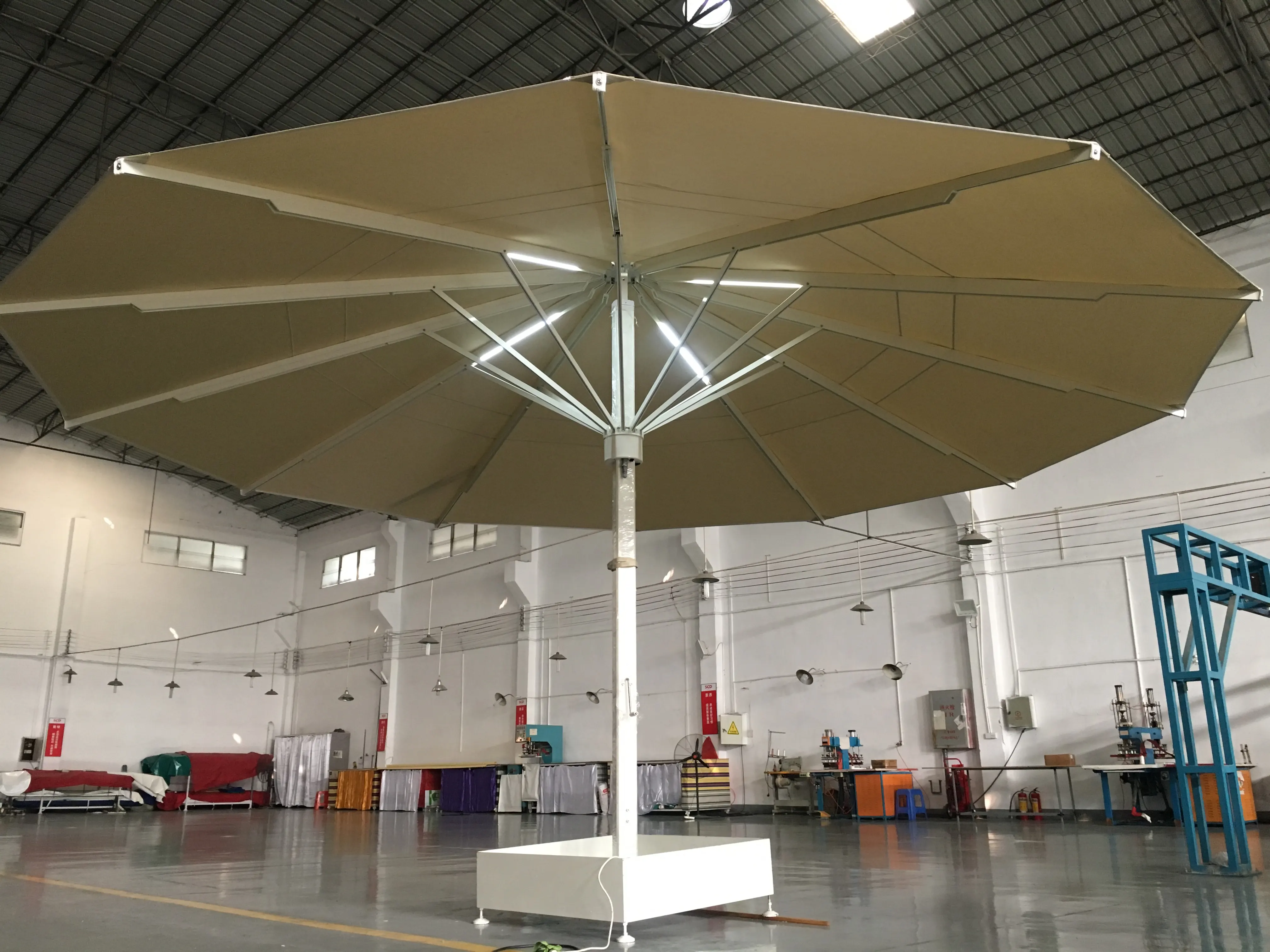 7M 야외 가구 LED 우산 파라솔 우산 업자 야외 대형 파티오 빅 카페 호텔 레스토랑용 우산 야외