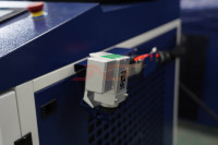 Nouvelle machine de nettoyage au laser à fibre portative industrielle 1500W pour l'élimination de la rouille et de la peinture sur les pièces métalliques et en aluminium de précision