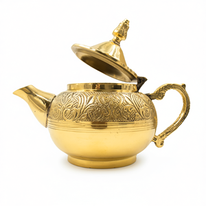 Tetera clásica de latón macizo de primera calidad con mango de agarre cómodo y acabado antiguo, perfecta para té. - Product Image 2