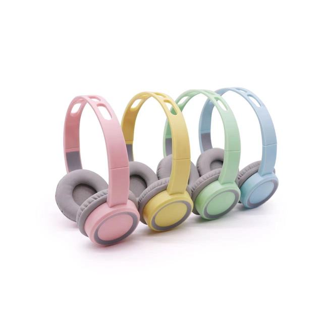 Hot Sell  Macaron Wireless Headset Microphone TF Card Kids Gaming Girls Headset Cat Ear Wireless Headphone for Kids