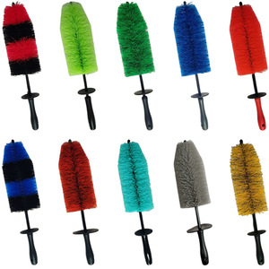 Cepillo para neumáticos de coche Llanta de rueda de 15 pulgadas Cepillo de limpieza de detalles de rueda de plástico de cerdas suaves y largas - Product Image 1