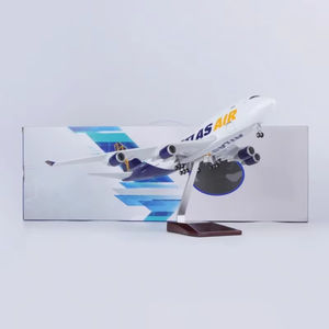 Modèle d'<span class=keywords><strong>avion</strong></span> en résine moulée sous pression Boeing 747-8F Cargo <span class=keywords><strong>Atlas</strong></span> Air à l'échelle 1/150 de 47 cm avec trains d'atterrissage - Product Image 5