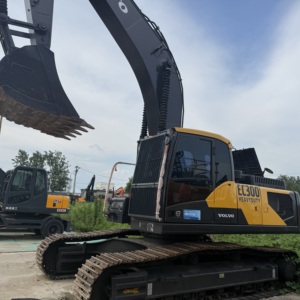 Excavatrice sur chenilles VOLVO EC300D d'occasion, 30 tonnes, grande pelle hydraulique d'origine pour l'exploitation minière et les travaux de terrassement - Product Image 6