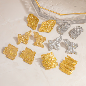 Pinzas para el Cabello de Acero Inoxidable, Diseño Plegado en Dorado y Plateado, Moda Casual para Mujer, EH11714G - Product Image 1