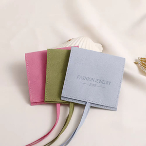 Pochette d'emballage en microfibre de luxe personnalisée avec logo imprimé pour la présentation de bijoux en gros - Product Image 2