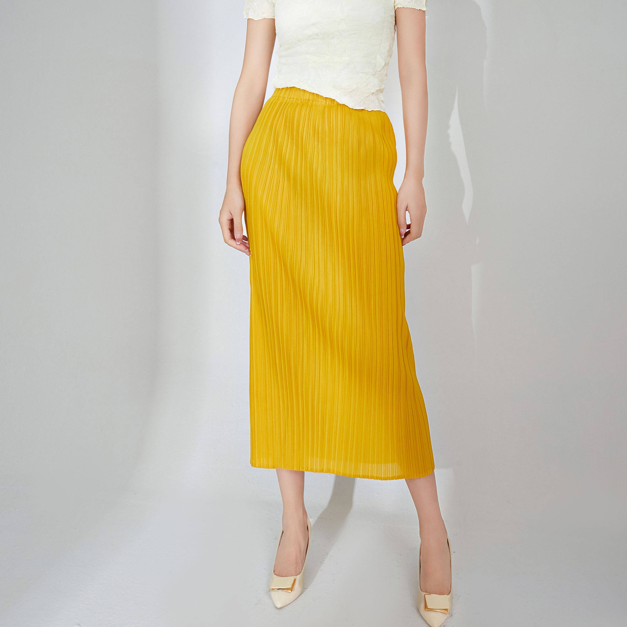 สีเหลือง