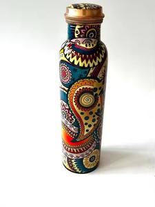 ขวดน้ำโลหะทำจากทองแดงบริสุทธิ์งานทำมือหรูหราพร้อมดีไซน์แบบตอกสำหรับบ้านและร้านอาหารที่มีน้ำหนักเบา - Product Image 3