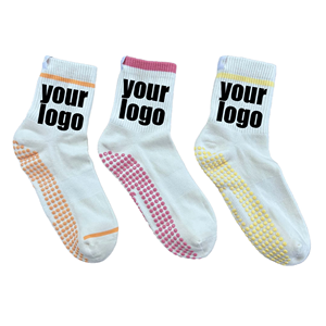 Chaussettes de sport pour hommes personnalisées OEM, directement de l'usine – Chaussettes de sport de haute qualité en gros avec échantillon gratuit et MOQ faible - Product Image 1