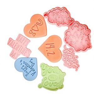 Moules à biscuits 3D en forme de cœur avec inscription « Love Heart Words » et motif ours enlacant un cœur, pour la simulation DIY - Product Image 1