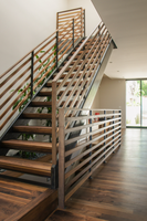 Luxuriöse Freischwebende Gerade Treppe mit Eichenholzstufen Zeitgenössisches Metall-Treppendesign