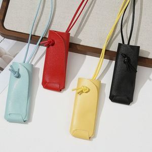 Bolsa de Piel Sintética para Lápiz Labial al por Mayor, Estuche Portátil para Brillo Labial, Elegante Bolsa para Lápiz Labial con Correa para el Cuello, Bolsa de Labios Colorida y a la Moda - Product Image 1