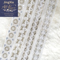 Ruban en dentelle brodée de perles et de sequins or blanc, motif floral et feuilles, pour la décoration de robes de mariée