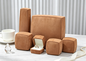 Ensemble complet de boîtes à bijoux haut de gamme faites à la main, enveloppées de tissu en velours brun fin, base rigide, coutures décoratives, bords arrondis, fermeture magnétique - Product Image 5