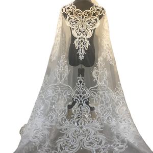 ผ้าลูกไม้ปักเลื่อมเนื้อเ<span class=keywords><strong>น</strong></span>็ตหรูหราสีงาช้างแบบไ<span class=keywords><strong>น</strong></span>จีเรียสำหรับเจ้าสาว ปี 2022 ผ้าลูกไม้ปักลาย 3 มิติ ประดับด้วยลูกปัดอย่างสวยงาม - Product Image 1