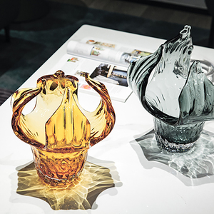 Florero <span class=keywords><strong>de</strong></span> vidrio dorado con patrón <span class=keywords><strong>de</strong></span> rayas cilíndricas <span class=keywords><strong>en</strong></span> <span class=keywords><strong>forma</strong></span> <span class=keywords><strong>de</strong></span> pétalo para <span class=keywords><strong>objetos</strong></span> decorativos <span class=keywords><strong>de</strong></span> la sala <span class=keywords><strong>de</strong></span> estar del hogar - Product Image 3