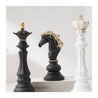Articles promotionnels créatifs Art déco en résine, décorations d'anniversaire pour la maison, jeux d'échecs Roi et Reine pour bureau, fenêtre, couloir