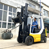 Chariot élévateur électrique Heli de 3 tonnes avec rotateur à pinces pour la manutention de fûts et de barils dans les centres logistiques, chariot élévateur à 4 roues