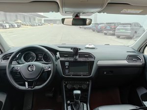 JX Auto d'occasion pour <span class=keywords><strong>Tiguan</strong></span> <span class=keywords><strong>2018</strong></span> SUV Blanc 1.4T Turbo FWD Automatique Sièges en Cuir Caméra Arrière <span class=keywords><strong>Pneus</strong></span> R19 Luxe - Product Image 3