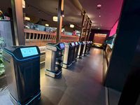Robot de livraison alimentaire commercial autonome intelligent pour hôtels, restaurants et services extérieurs, moteur 50 kg, autre machine minière